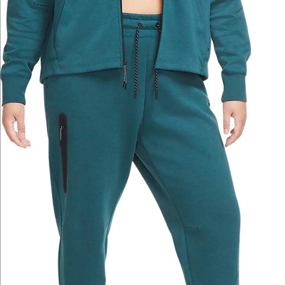 Nike Women’s Tech Fleece Joggers